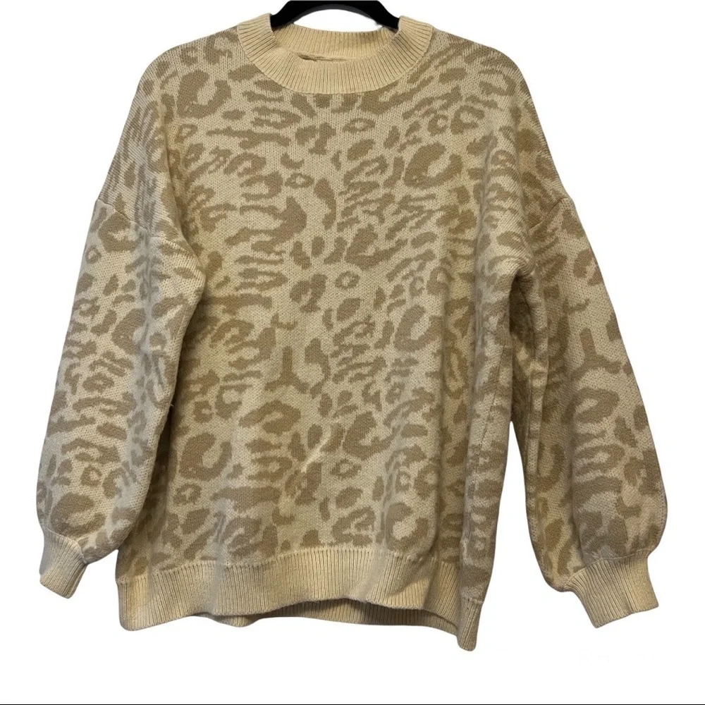 Main Strip Cream Giraffe Print Oversized Sweater - Picture 2 of 7